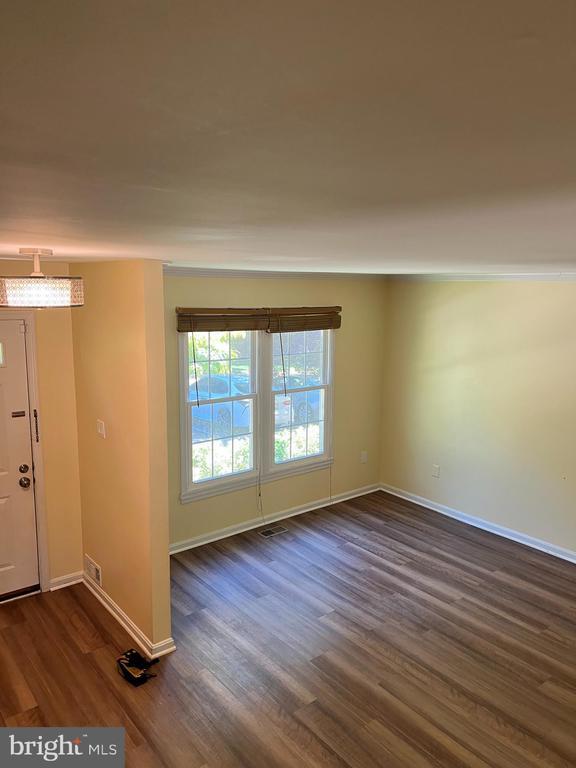 Building Photo - 2915 Mozart Dr