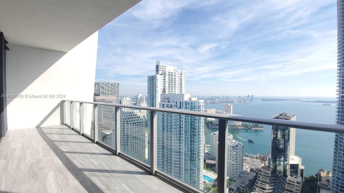 Primary Photo - 1010 Brickell Ave
