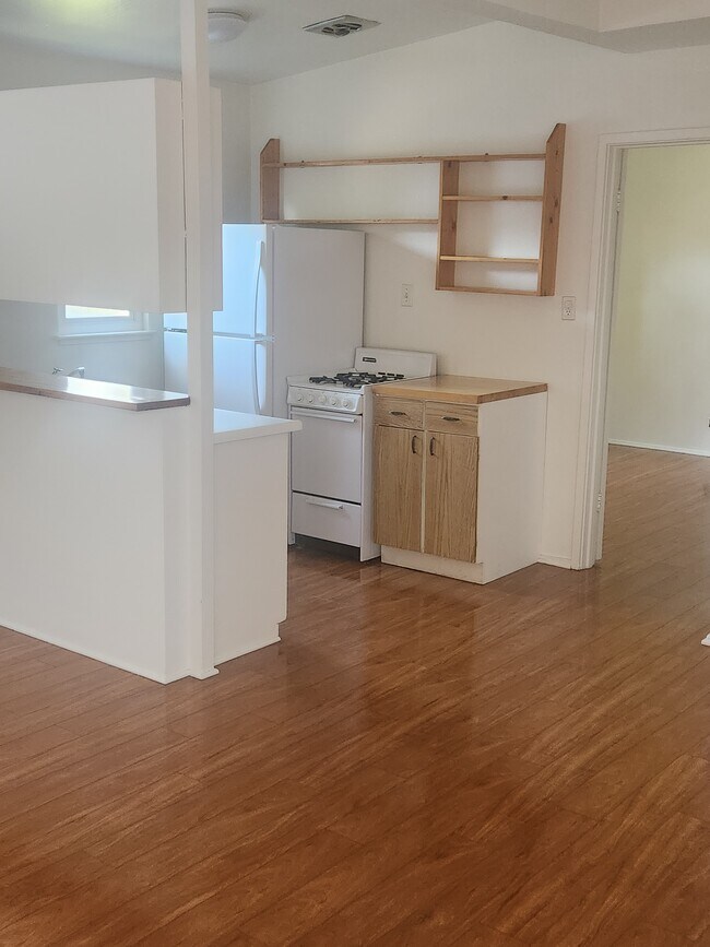 Kitchen - 1936 Stuart St