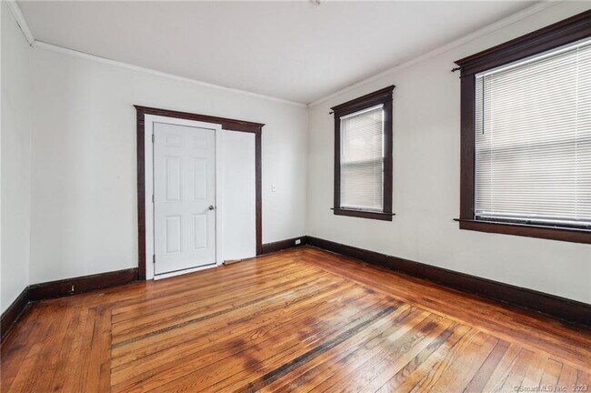 Building Photo - 165 Captain Thomas Blvd