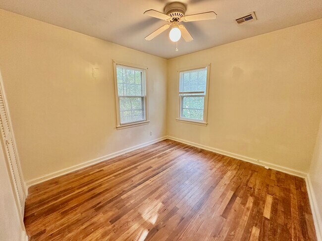 Foto del edificio - 814 S Belmont St