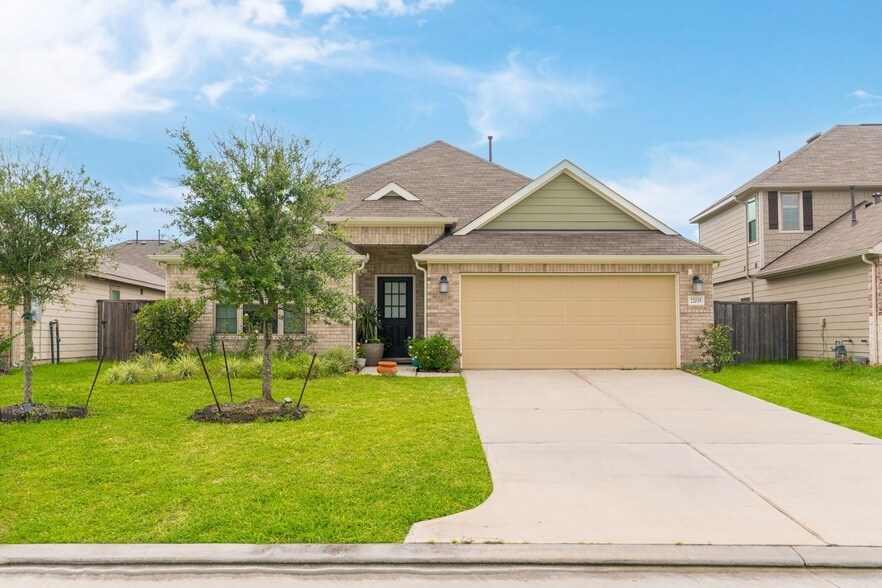 Foto principal - 22035 Juniper Crossing Dr
