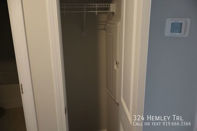 Foto del edificio - 324 Hemley Trl