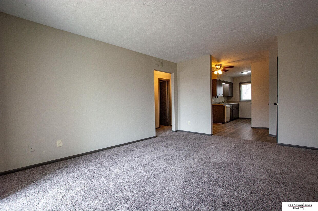 8252 S 48th St Unit 10, Bellevue, NE 68157 Condo for Rent in Bellevue