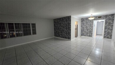 Building Photo - 11855 NE 19th Dr