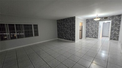 Building Photo - 11855 NE 19th Dr