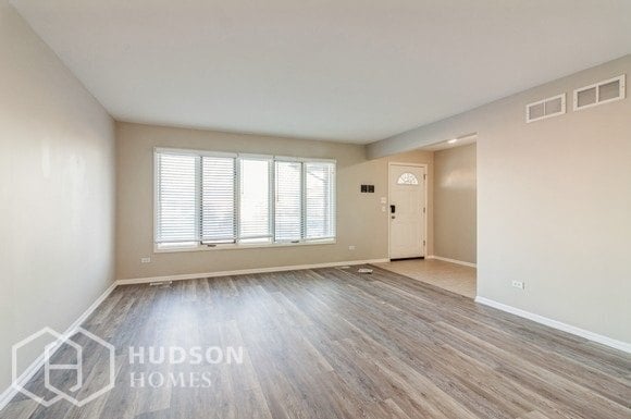 Building Photo - AVAILABLE NOW! -16242 Princeton, Tinley Pa...