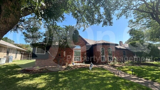 Foto del edificio - 1217 Babbling Brook Dr