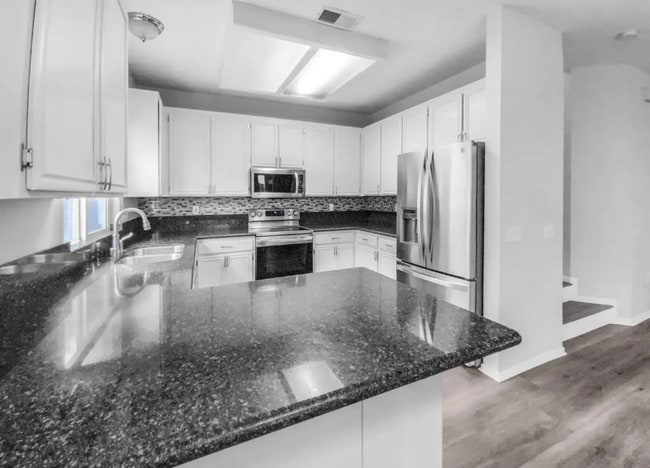 Foto del edificio - 1822 McDougal Terrace