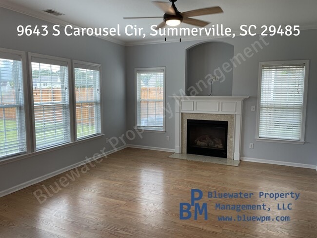 Building Photo - 9643 S Carousel Cir