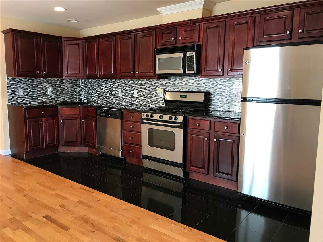 Foto principal - 149 68th St
