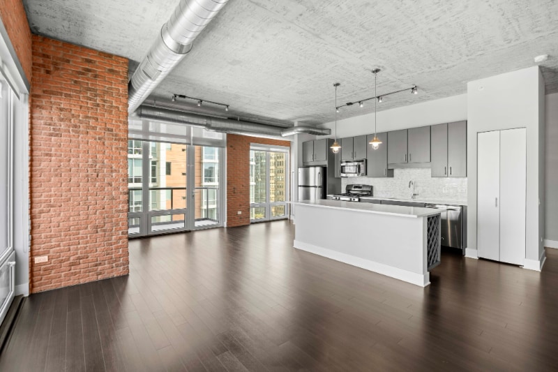 Foto principal - 877 S Clark St