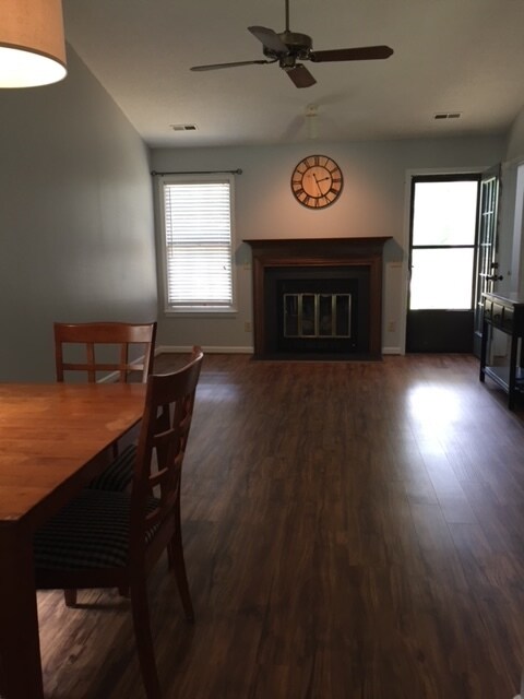 Building Photo - 4405 Roller Ct