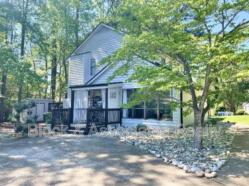 Primary Photo - 7209 Woods Edge Ct