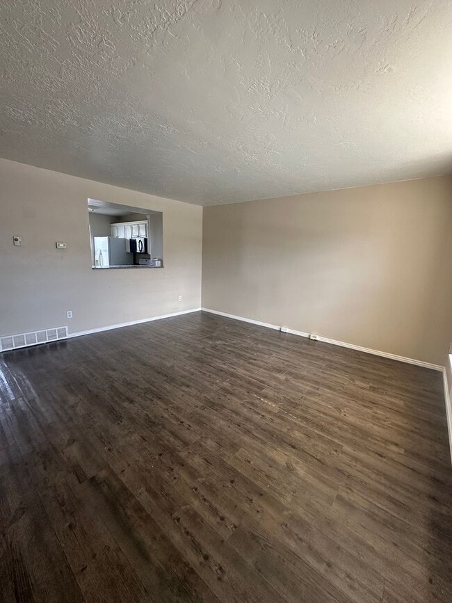 Photo - BEAUIFUL TOWNHOME!!!