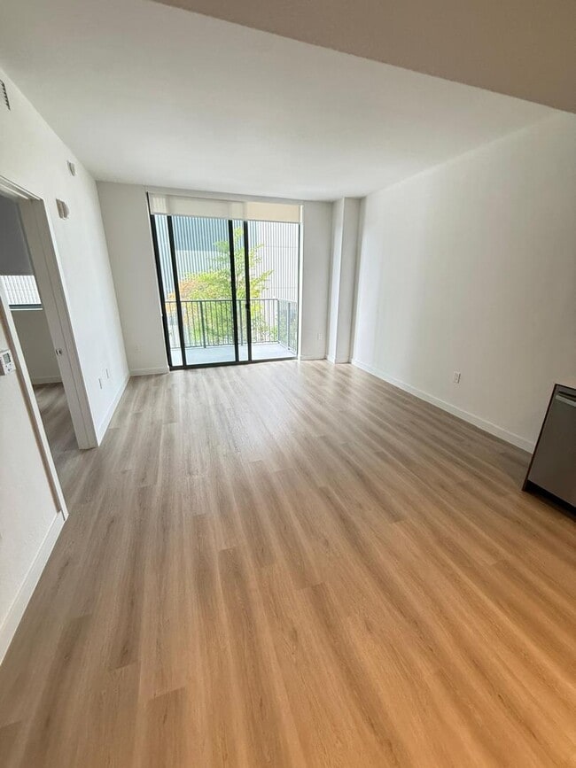 Foto del edificio - 3748 NW 13th St