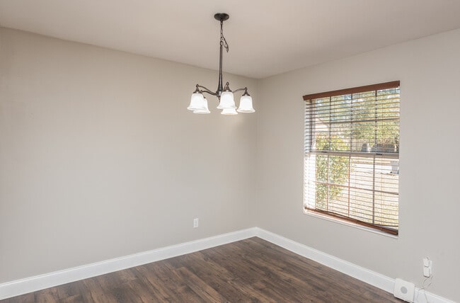 Building Photo - 8238 Li Fair Dr