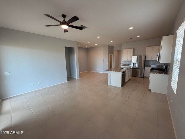 Foto del edificio - 15628 W Smoketree Dr