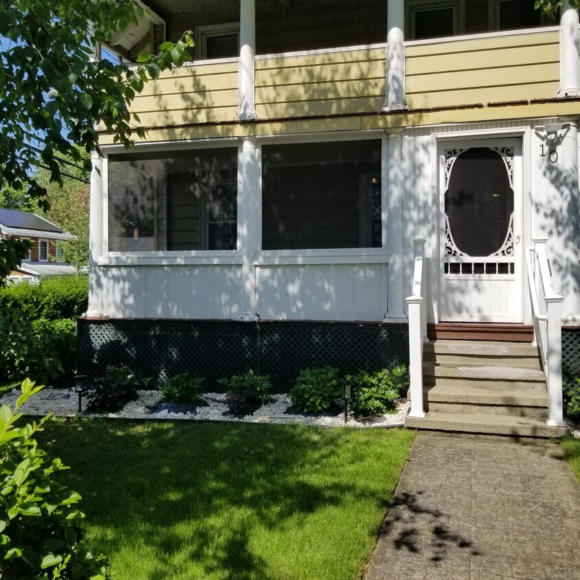Primary Photo - 10 Mills Ave