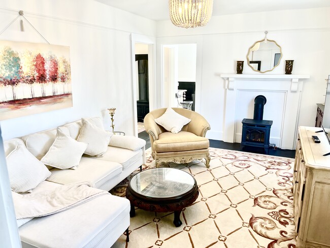 A2 Living room - 1122 9th St