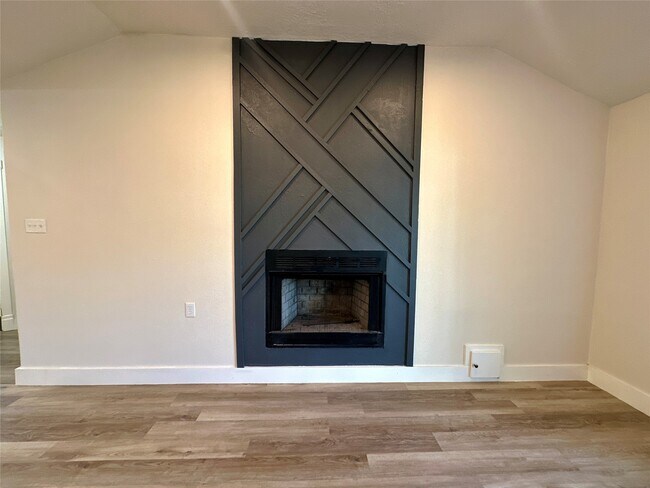 Building Photo - 5502 Hewitt Dr