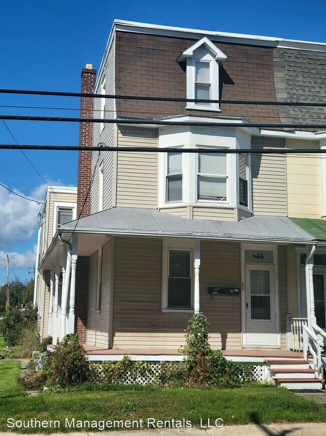Foto del edificio - 3 br, 1 bath House - 65 E Canal St 2nd floor