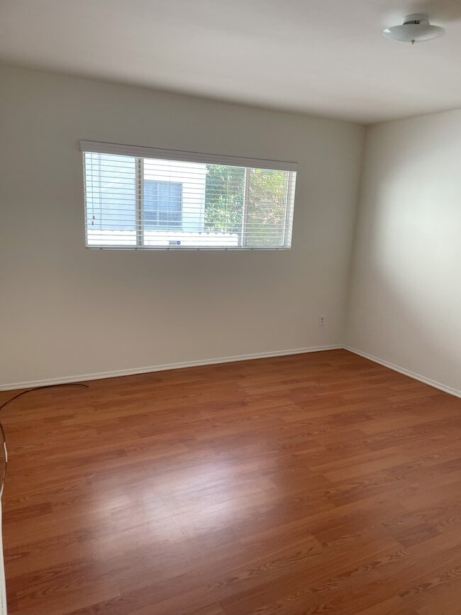 Master Bedroom - 1440 Barry Ave