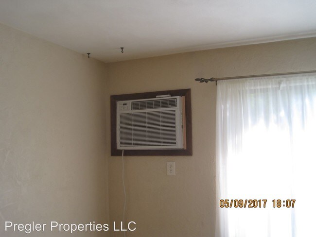 Building Photo - 760 Duggan Dr
