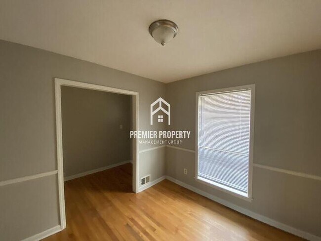 Building Photo - 1715 Santa Clara - Available Now!