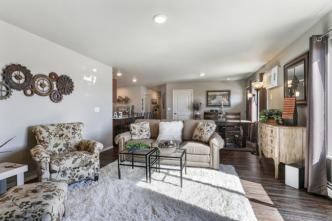 Building Photo - Arvada - 3 Bed - 2 Bath - 2 Stall Attached...
