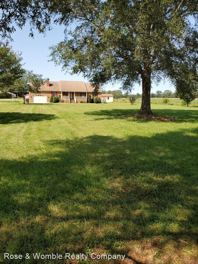 Building Photo - 4 br, 3 bath House - 2136 West Road