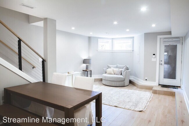 Building Photo - 1 br, 1 bath House - 720 E Capitol St NE -...