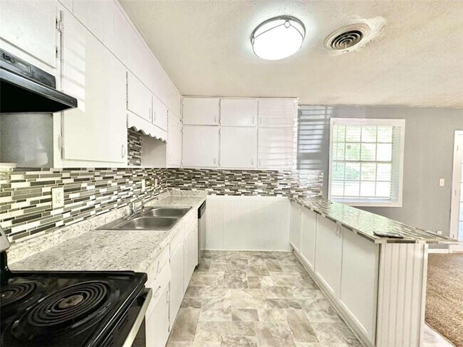 Building Photo - 4363 Stonewall Tell Rd