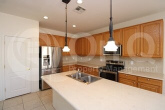 Building Photo - 2568 E San Rafael Trail