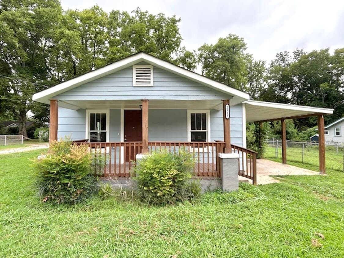 Primary Photo - Charming 2 Bedroom Home in North Huntsvill...