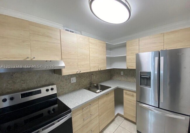 Foto del edificio - 8421 NW 8th St