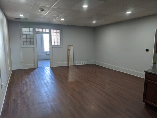 Foto del edificio - 107 1st St E