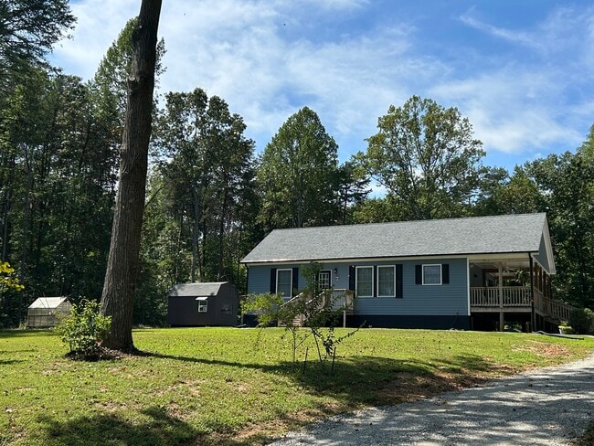 Building Photo - 3234 Lowry Rd