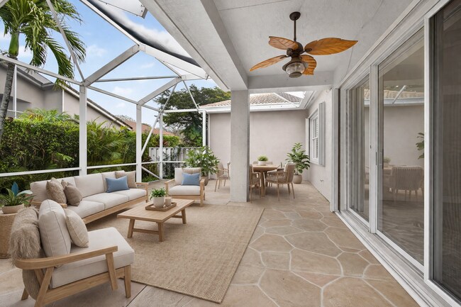 Foto del edificio - Beautiful & Spacious 3 Bedroom and 2 Bathroom with 2 Car garage and covered patio Home in West Pa...