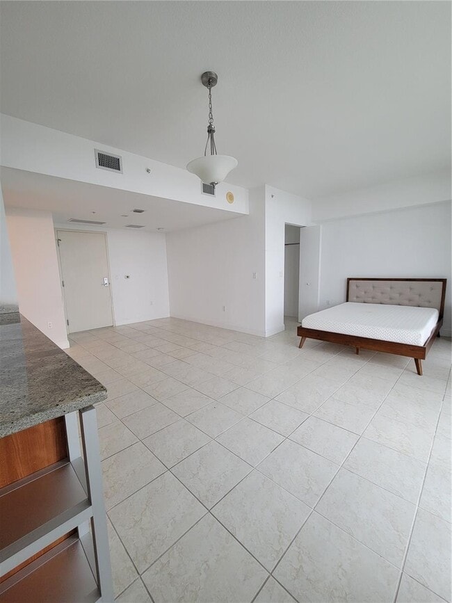 Foto del edificio - 185 SW 7th St