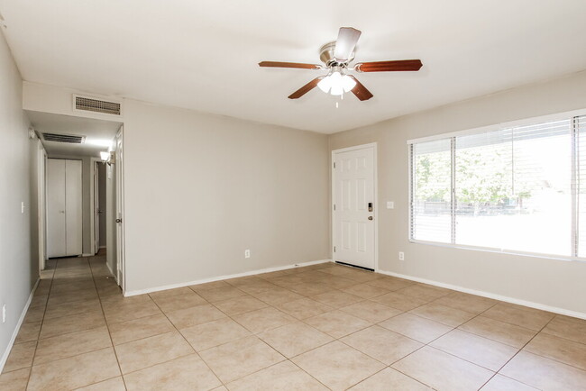 Foto del edificio - 5523 W Villa Maria Dr