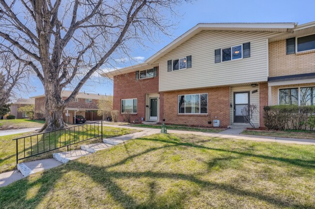 Building Photo - 9112 Mansfield Ave