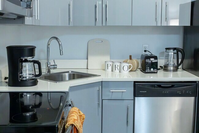 Building Photo - 1505 Commonwealth Ave