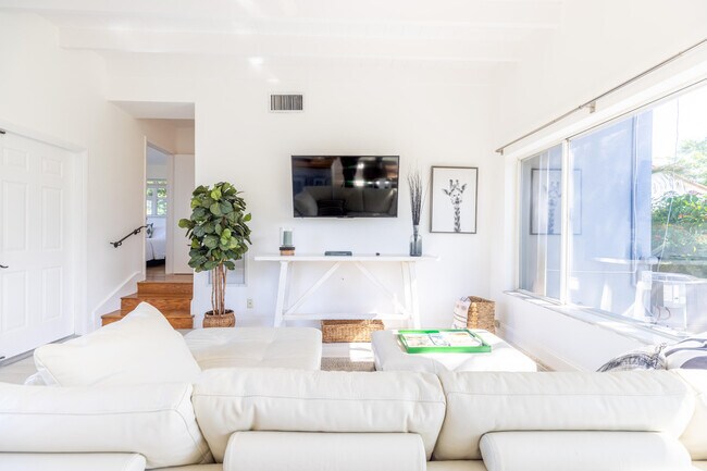Foto del edificio - 3117 Fernwood Dr