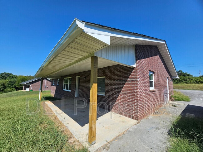 Building Photo - 1102 Hicks Rd