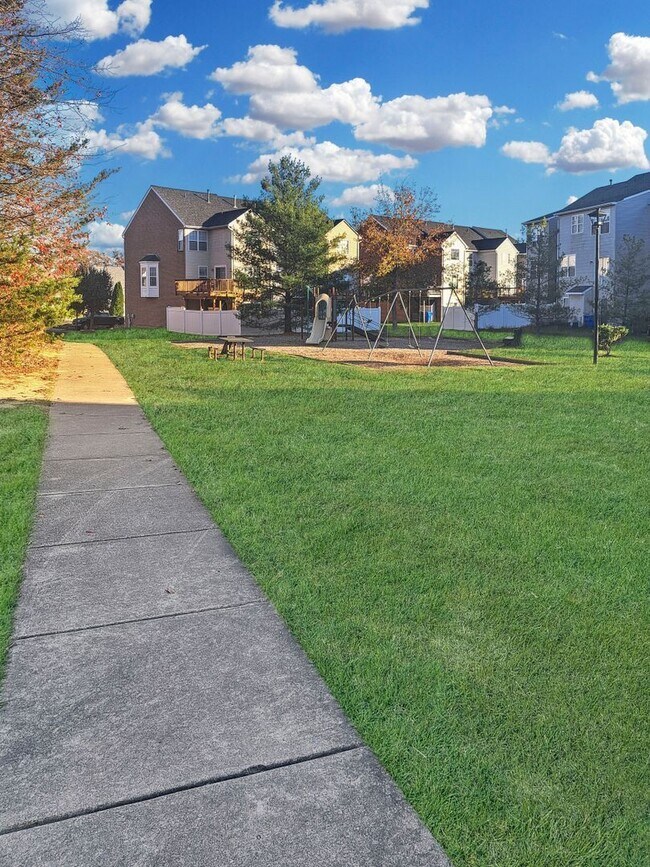 Foto del edificio - 3074 Esser Pl