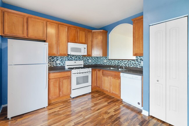 Foto del edificio - 1800 Fieldstone Dr S
