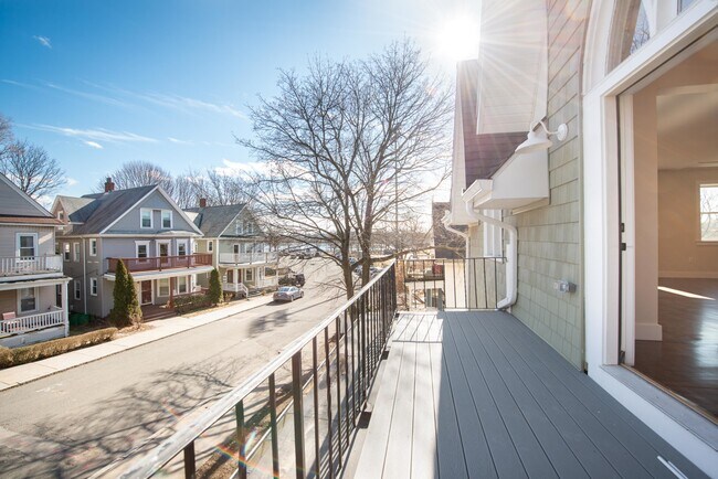 Building Photo - 17 Playstead Rd