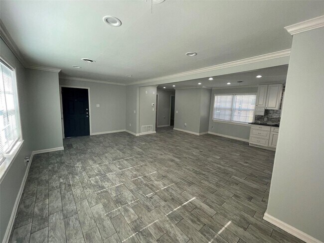 Foto del edificio - 3 BR/2BA |  Renovated Single Family Home |   2-car garage | Fenced backyard!