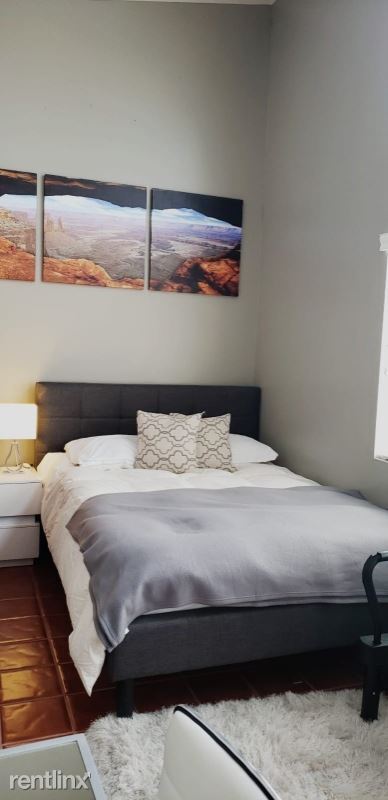 Foto del edificio - 5 br, 3 bath House - 1475 S Tenaya Way